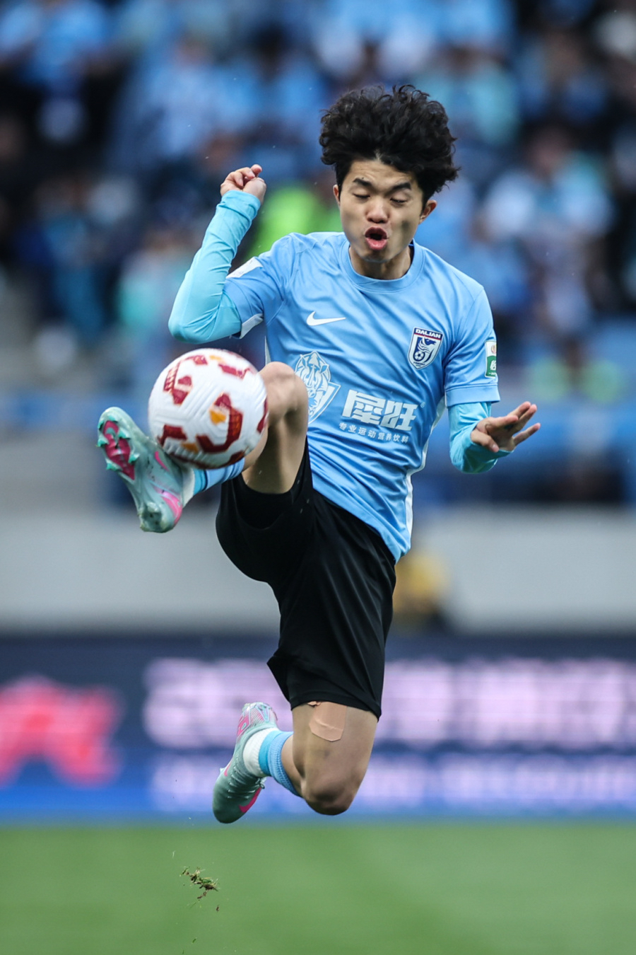 上海申花发布备战花絮，窗口期再遭质疑，意甲任务艰巨，临场指挥获称赞 -乐鱼官网