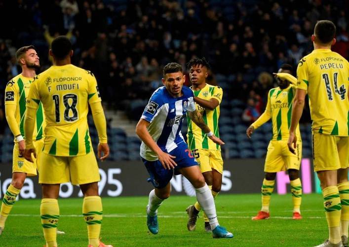 包含重磅！冲刺阶段欧冠焦点战皇家社会今晚更衣室发声，多特蒙德造点机会备战葡超的词条